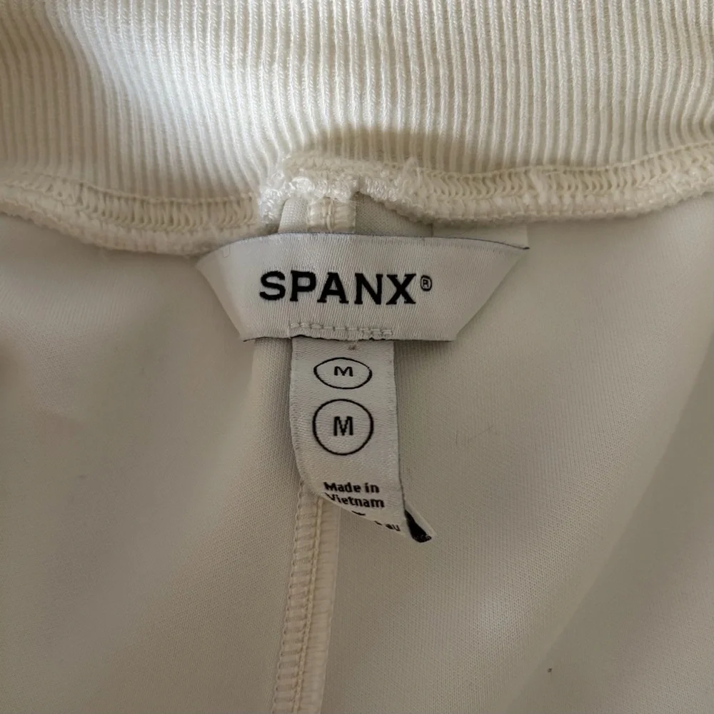 SPANX Air Essentials Luxe Tapered Pant in “Powder” White, SZ M LIKE NEW! 🤍 - Picture 7 of 8